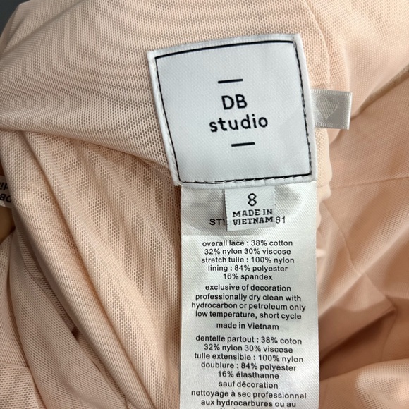 David's Bridal Ivory Nude Lace Plunging V-Neck Wedding Gown size 8 - Picture 8 of 8